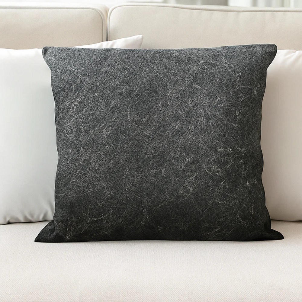 Describes the appearance of the image